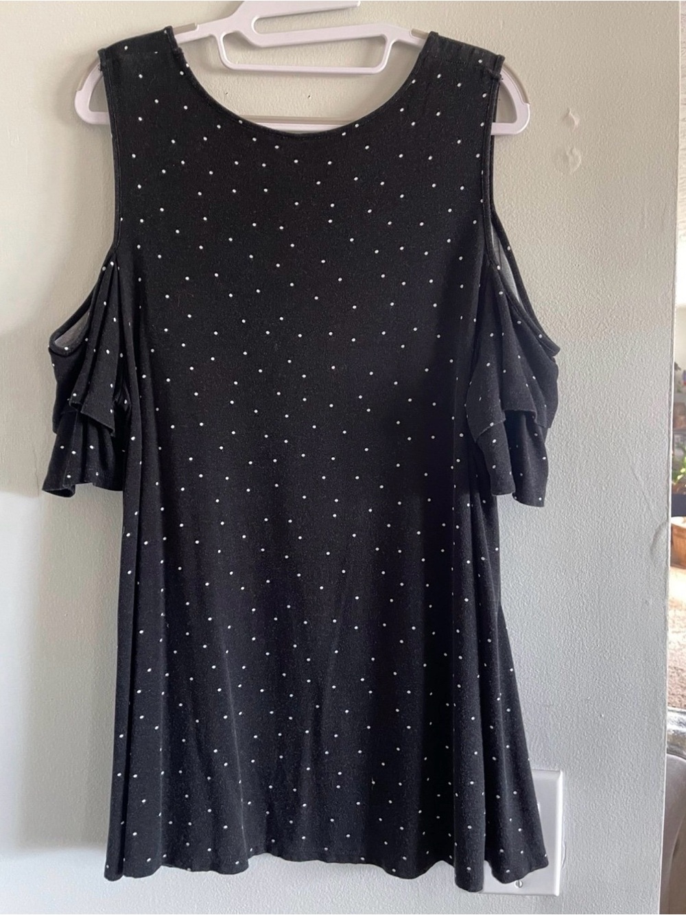 ELLE Cold Shoulder Top - Picture 2 of 3